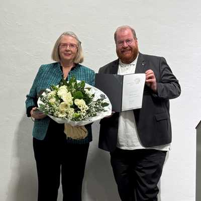 Ehrenpreisträgerin Dr. Gabriele Lohberg zusammen mit Kulturdezernent Markus Nöhl