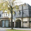 Der Eingang des Hauptfriedhofs an der Herzogenbuscher Straße