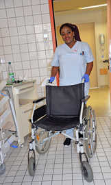 Lois Chiamaka Joseph bei ihrer Arbeit im Krankenhaus
